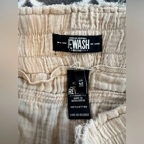 NWT Rewash gauze shorts. Tan. Size M. - Picture 2 of 3